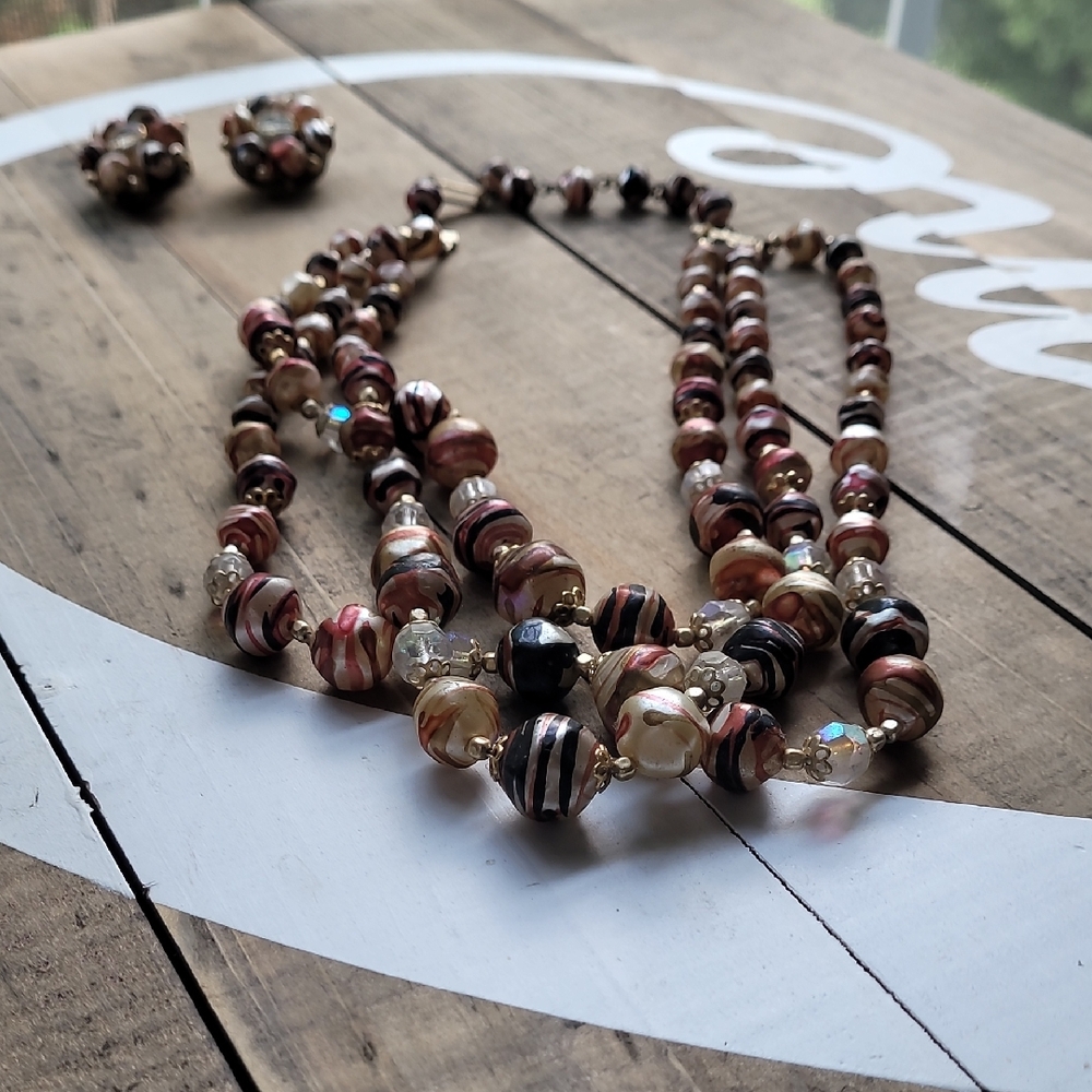 1980s Vintage Elegant Multicolor Beaded Necklace and Earring Set